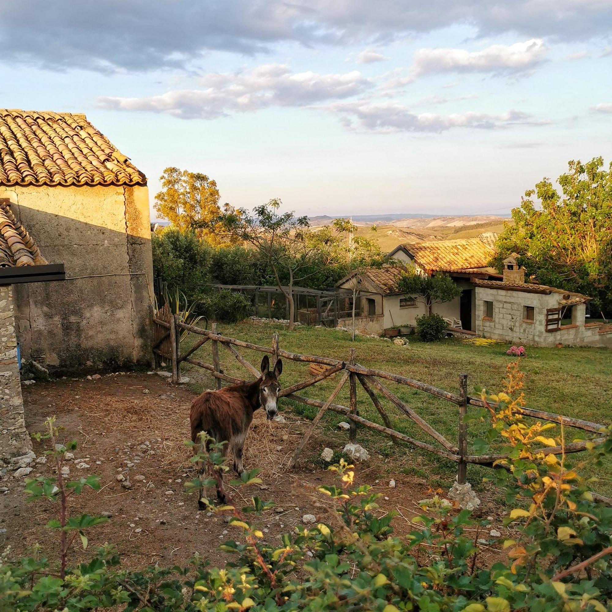 Borgo Santa Lucia Villa Cropani Buitenkant foto