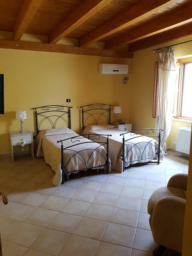 Borgo Santa Lucia Villa Cropani Buitenkant foto